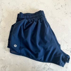 Lululemon Hotty Hot Shorts Navy Size 8 2.5”